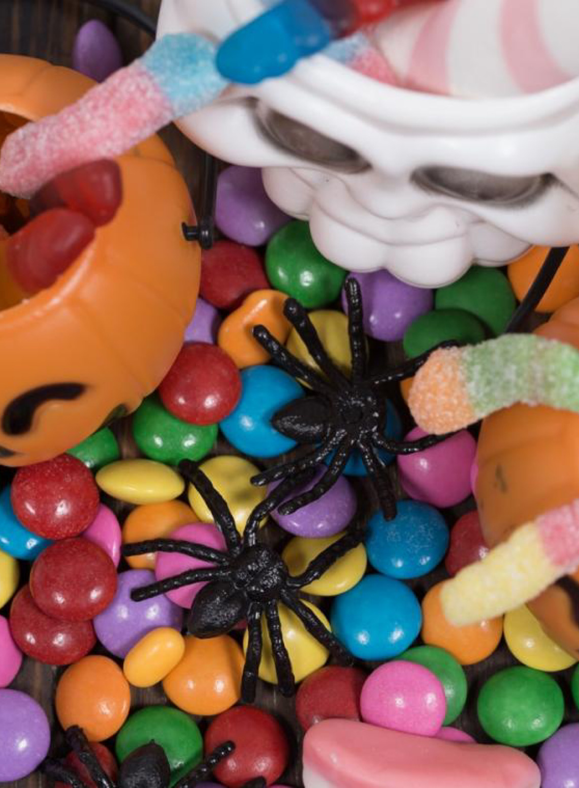 Crescimento do Halloween no Brasil impulsiona consumo de doces e movimenta indústria