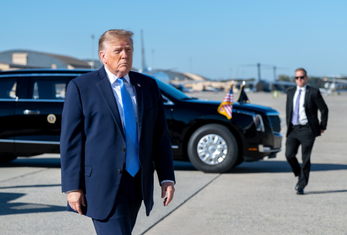 Donald Trump diz que aprovou fuga de Flávio Bolsonaro para os Estados Unidos