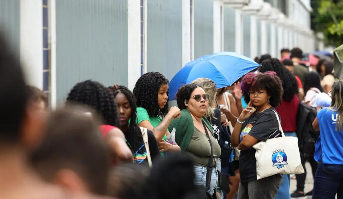 Exame Nacional do Ensino Médio: Mulheres e pardos lideram inscrições; confira o painel do Inep