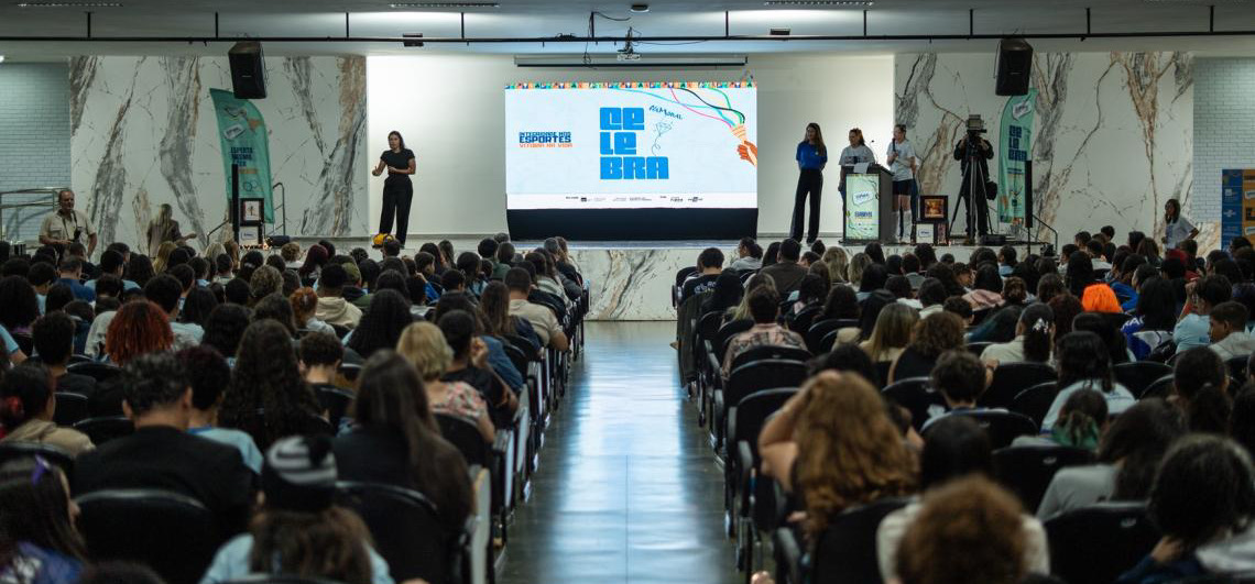 Estudantes da rede pública do Distrito Federal participam de premiação do projeto NaMoral 2026