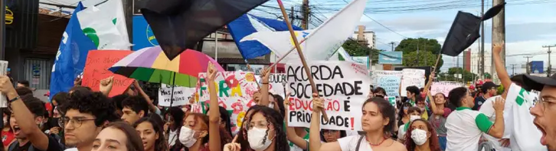 Ato de estudantes da da Universidade Federal Fluminense deu pontapé em mobilização por virada de Lula 