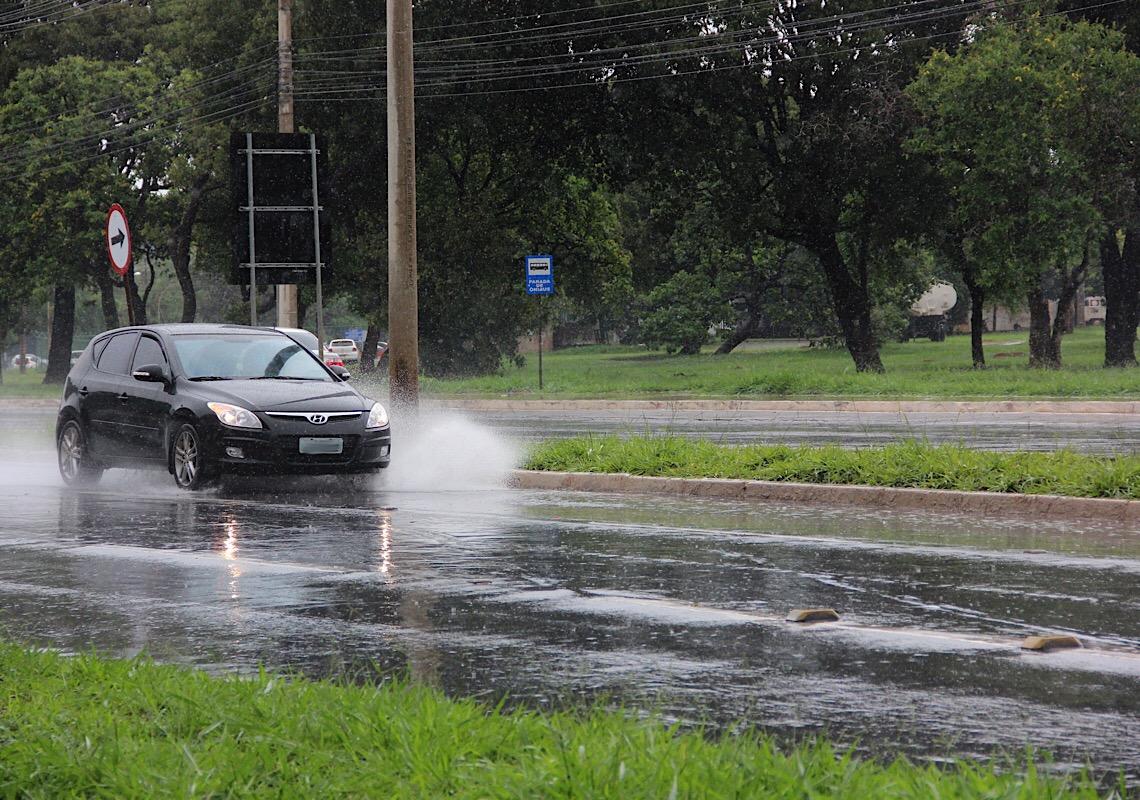 Motorista, redobre a condução segura no período das chuvas