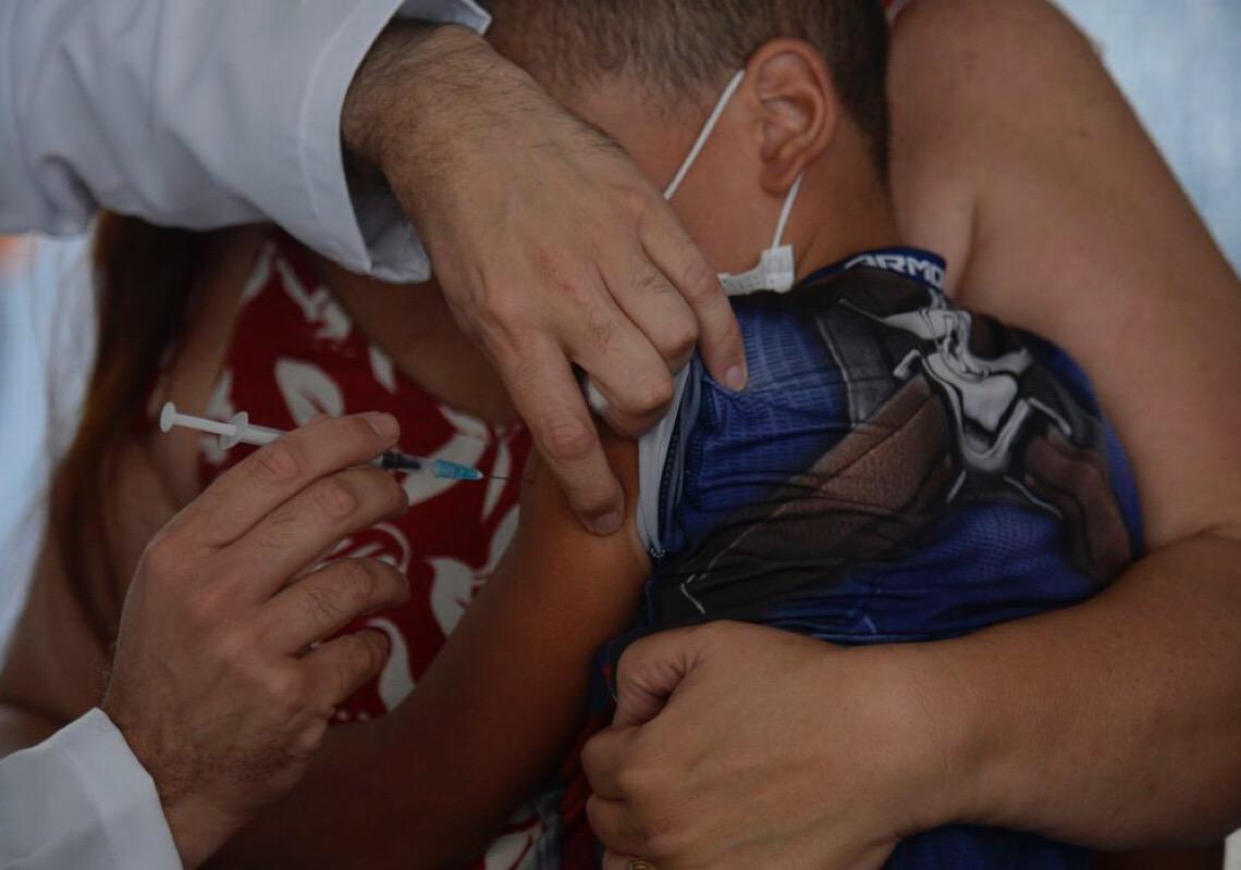 Fiocruz investiga hesitação de pais em vacinar crianças contra a Covid-19