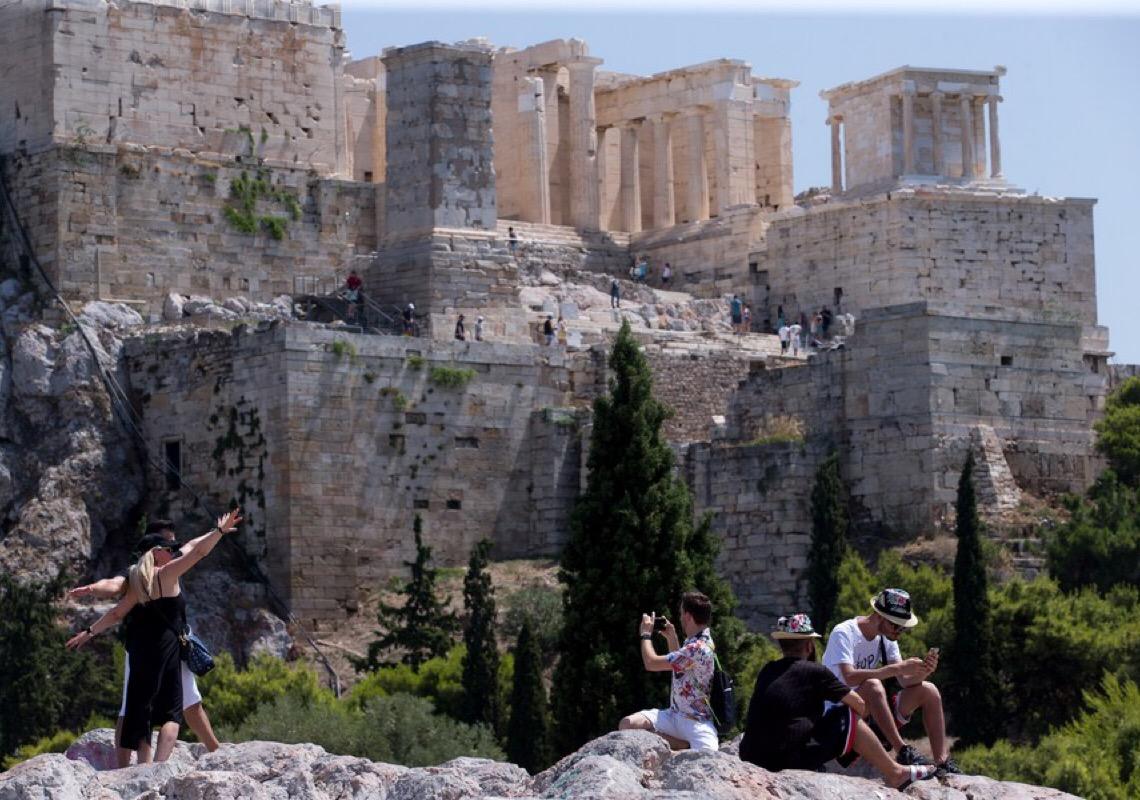 Indústria do turismo em recuperação na Grécia luta contra falta de trabalhadores