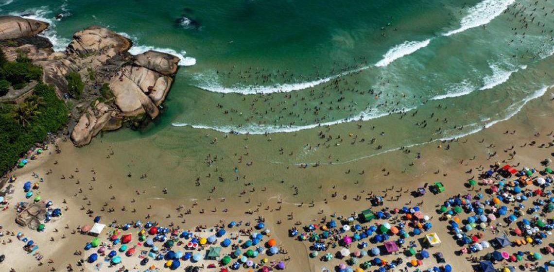 Justiça determina demolição de estabelecimentos na Praia Mole, em Florianópolis