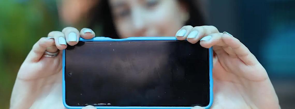 Conselho de Educação edita diretrizes sobre celular em sala de aula 