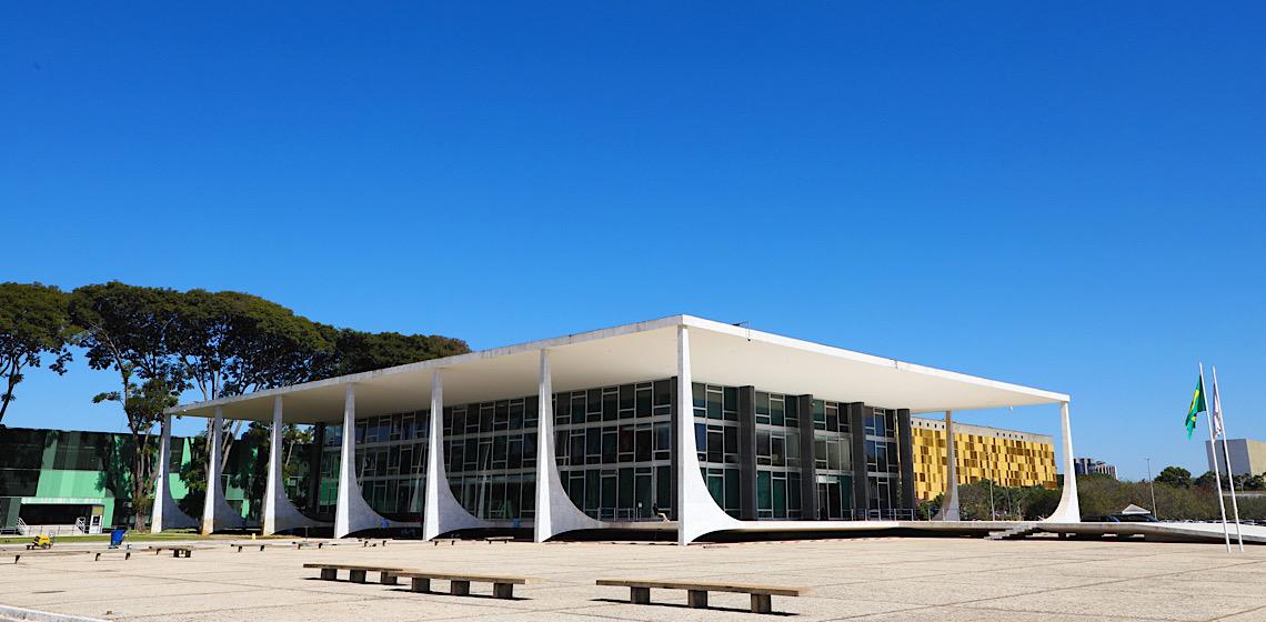 STF rejeita anular delação, mantém caso de Bolsonaro na turma e expõe divergência de Fux