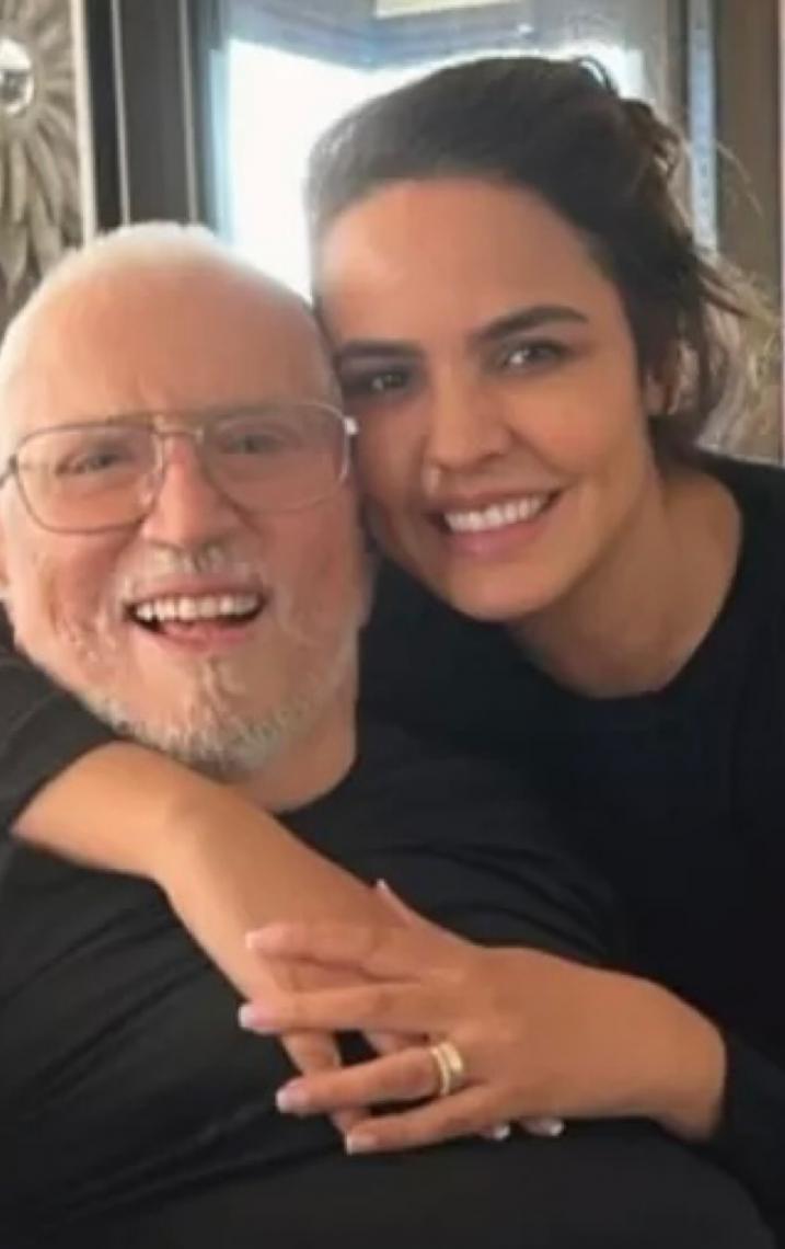 Carlos Alberto de Nóbrega defende esposa, acusada de acabar com casamento