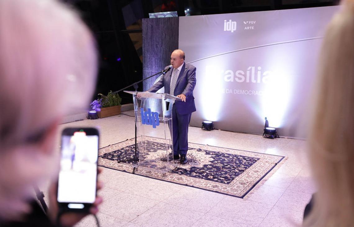 Ibaneis Rocha destaca a importância da democracia durante lançamento de livro em homenagem a Brasília