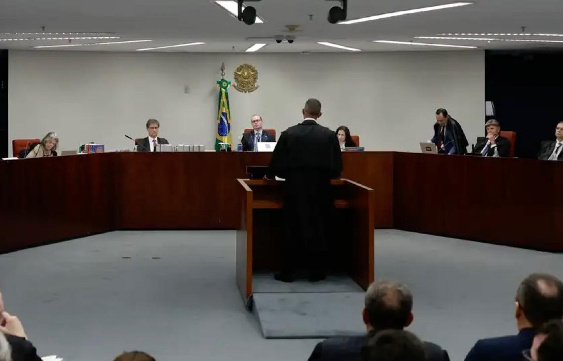 Moraes pede reflexão de 'pessoas de bem' contra anistia e vota para tornar mais 6 réus por trama golpista