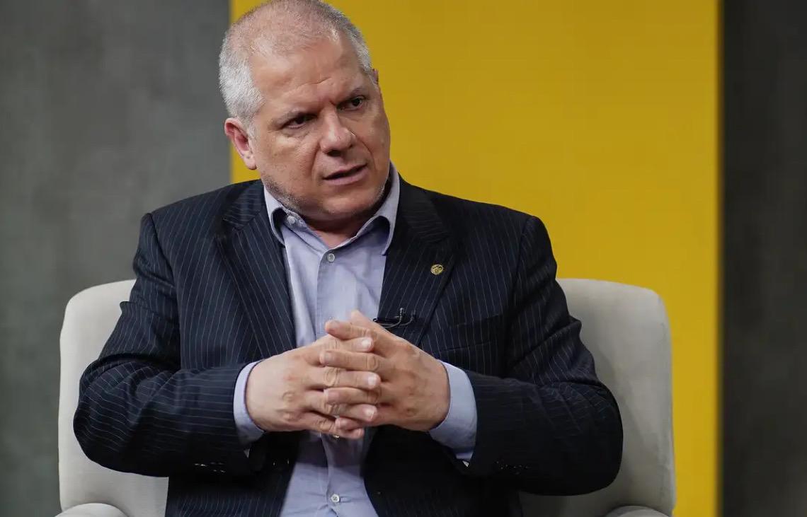 Lula manda demitir presidente do INSS, alvo de operação da PF e da CGU
