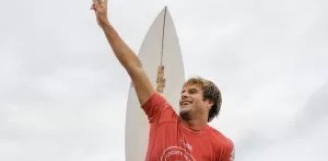 Surfe: Promessa brasileira faz final quase perfeita e é campeão em Maresias