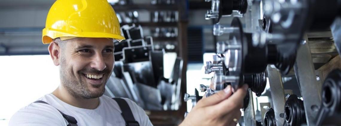 Semana começa com vagas de emprego abertas com salários de até R$ 10,8 mil