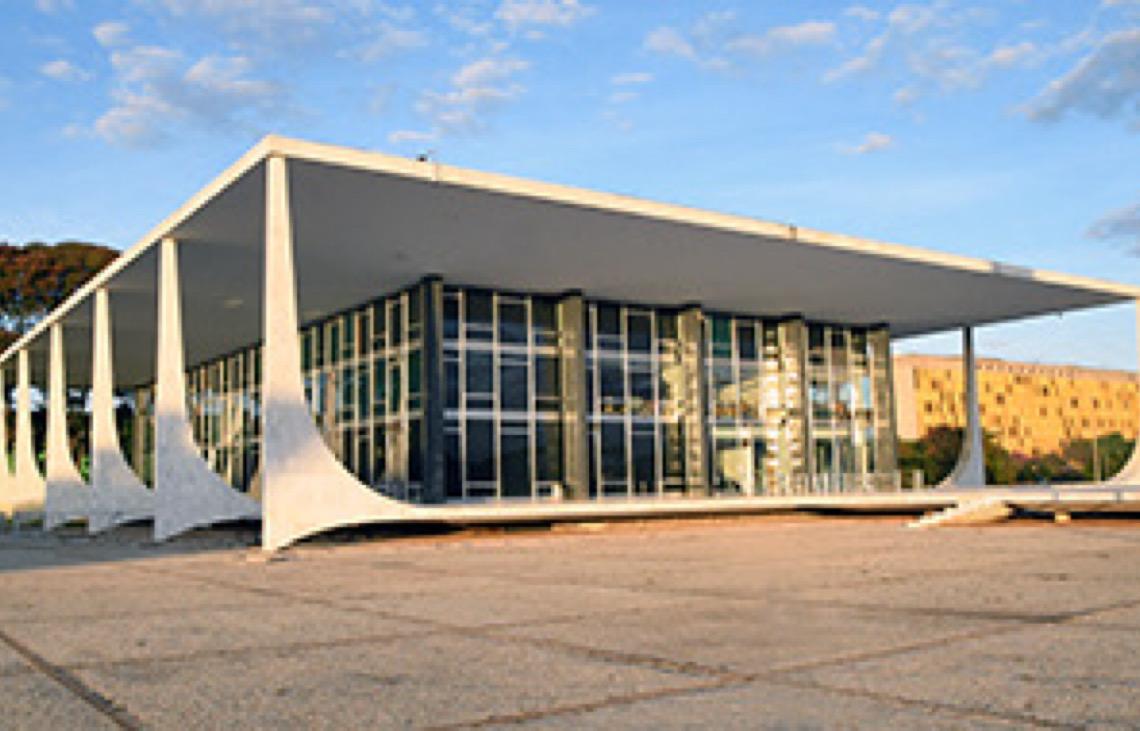 STF invalida leis municipais que proibiam linguagem neutra em escolas e serviço público