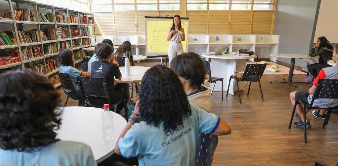 Projeto no DF transforma escola pública em referência no enfrentamento à depressão entre jovens