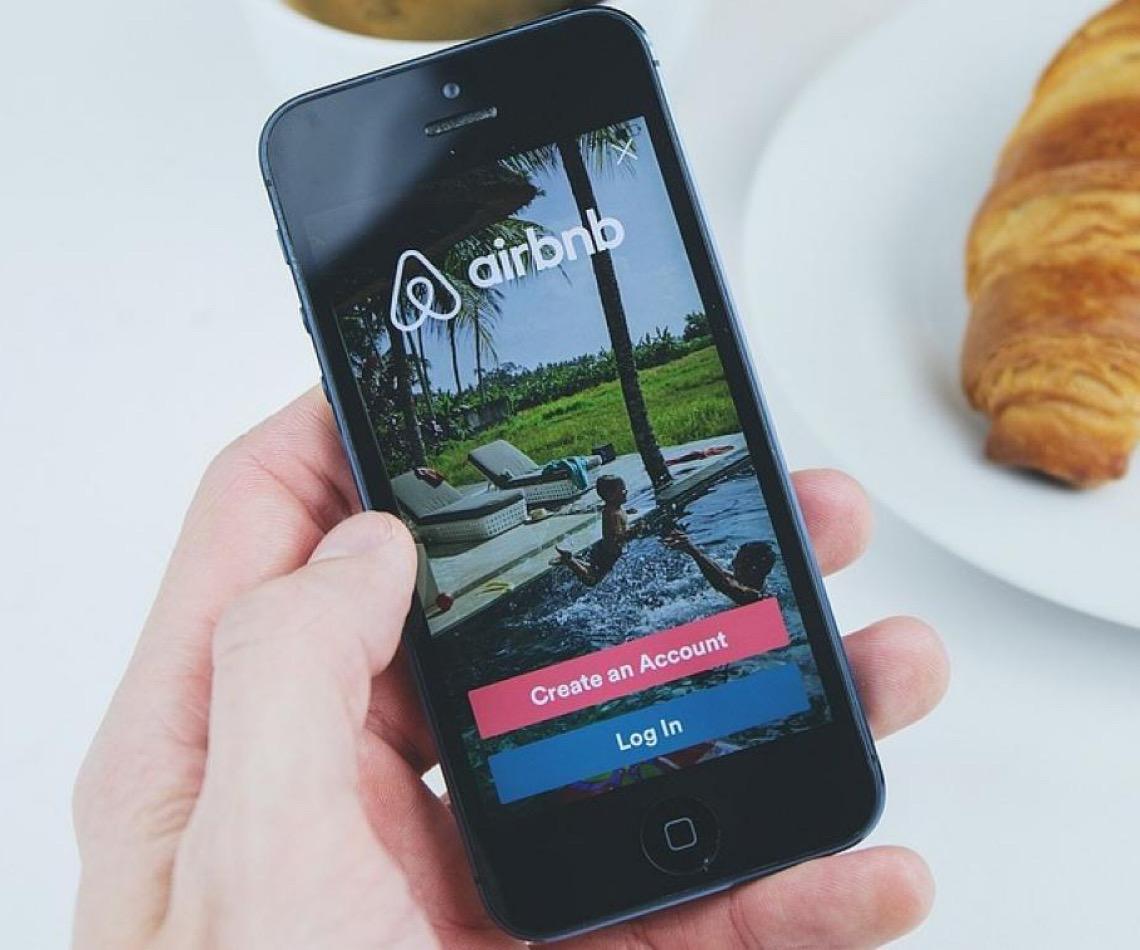 Airbnb quer ser 'superapp de viagem' e lança reservas como personal trainer e cabeleireiro