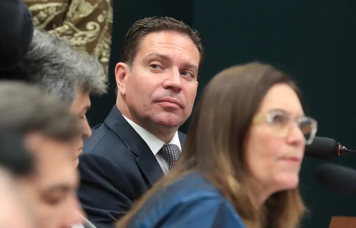 Moraes determina suspensão parcial da ação do golpe contra Ramagem 