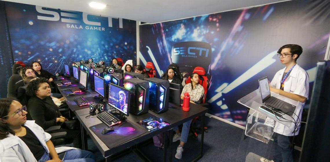Aula no Espaço de Inovação marca o início das atividades do curso de Computação em Nuvem