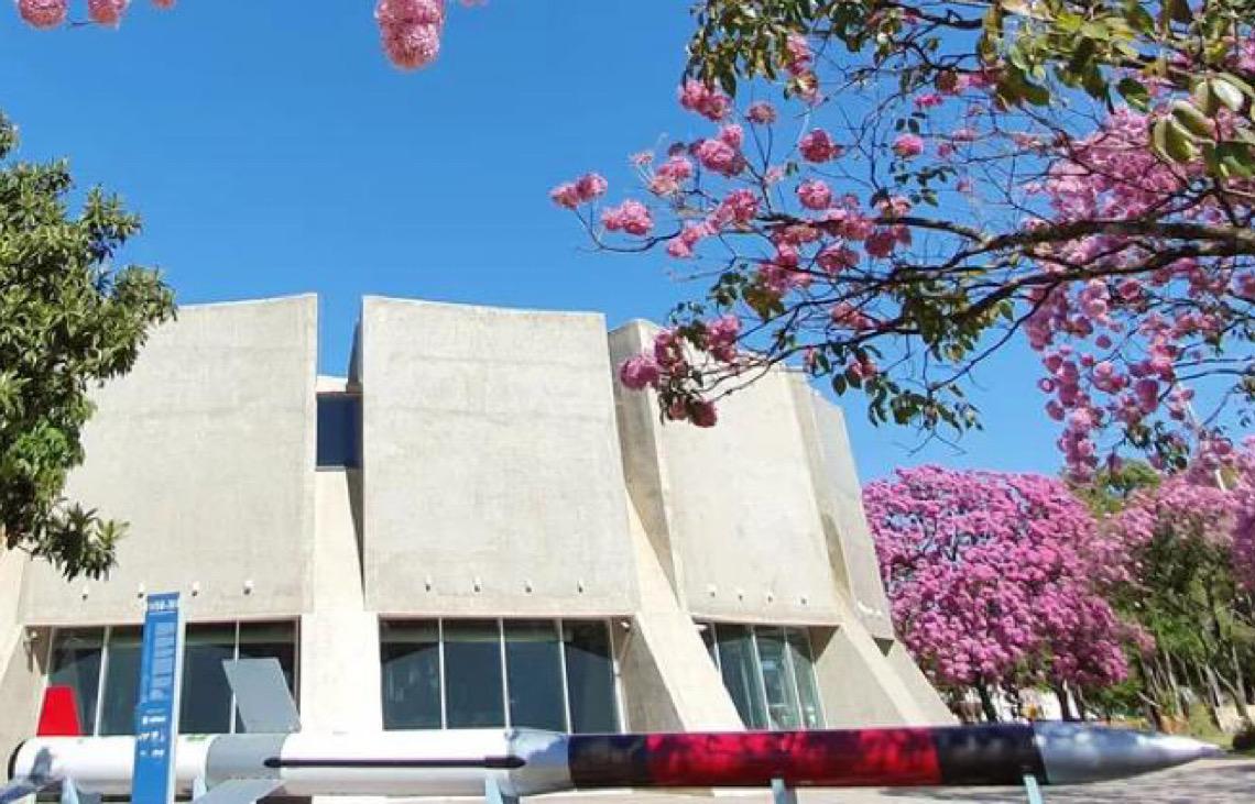 Planetário de Brasília realiza 7ª edição da Feira de Troca de Livros neste sábado 31