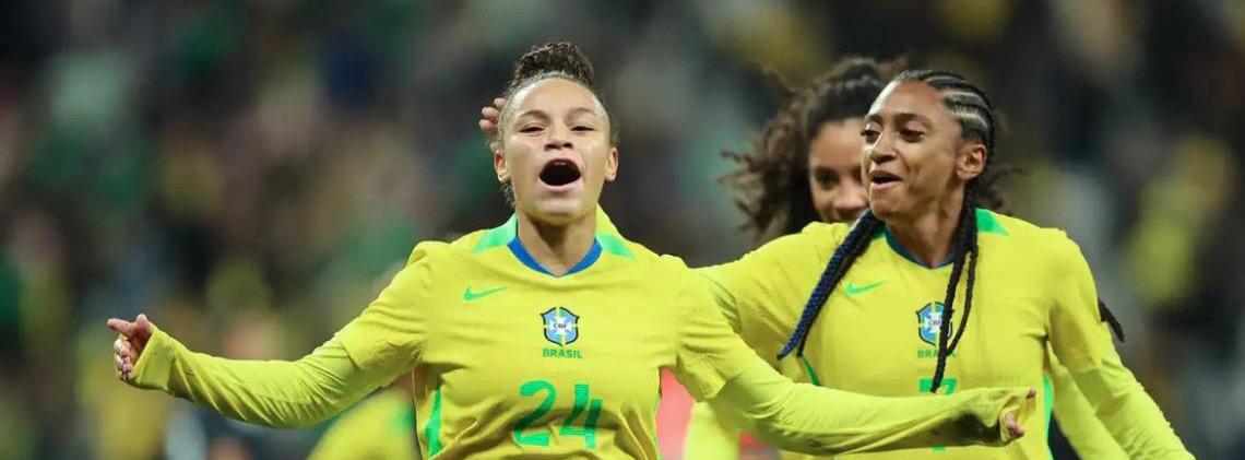 Dudinha brilha e seleção feminina derrota Japão no frio paulistano