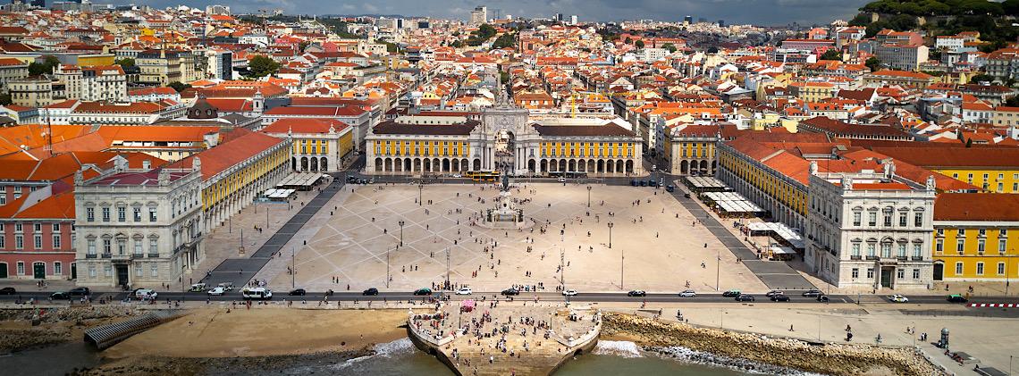 Burocracia e mudanças em legislação deixam imigrantes em limbo em Portugal