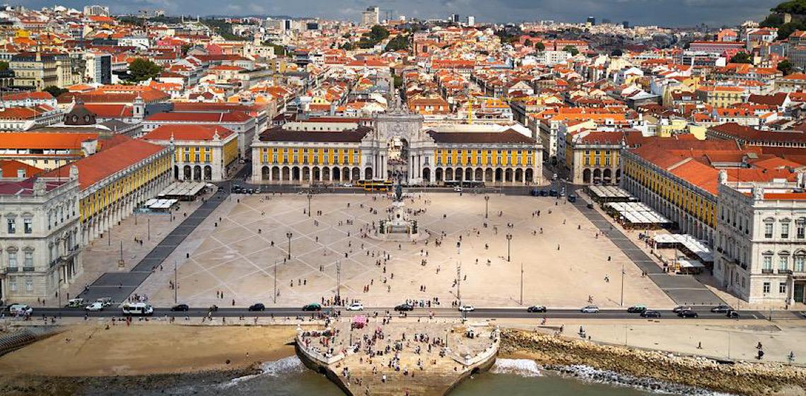 Burocracia e mudanças em legislação deixam imigrantes em limbo em Portugal