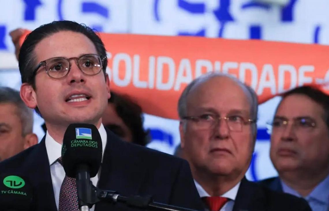 Motta nega traição em derrubada do IOF e critica governo por apostar em 'polarização social'