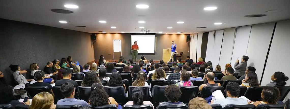 Veja os dez cargos com mais vagas no CNU 2025, com salários que chegam a R$ 9.711