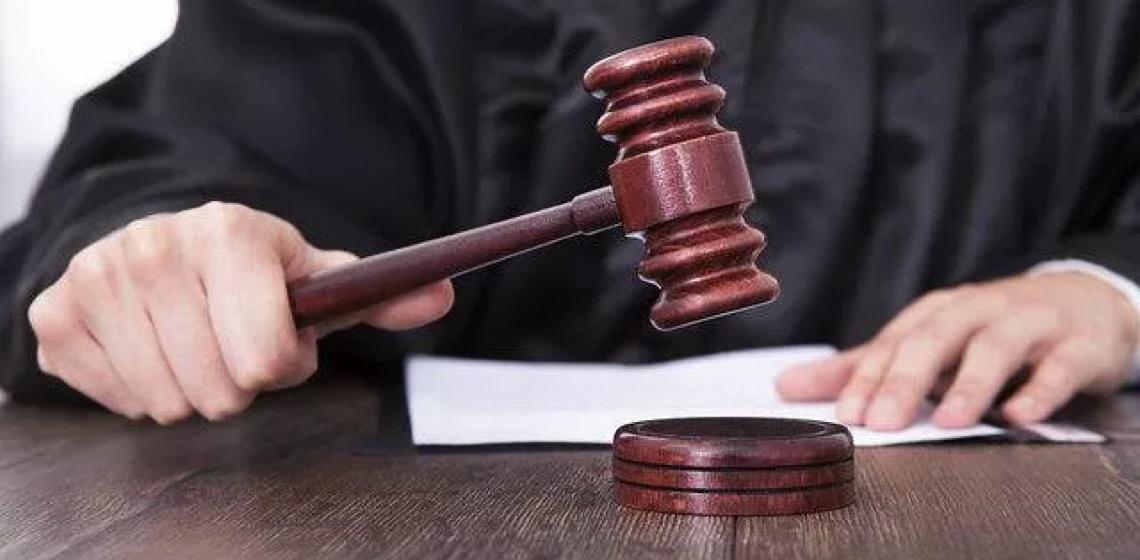 Por Henrique Pizzolato; o novo golpe: Como o lawfare substituiu o fuzil na América Latina
