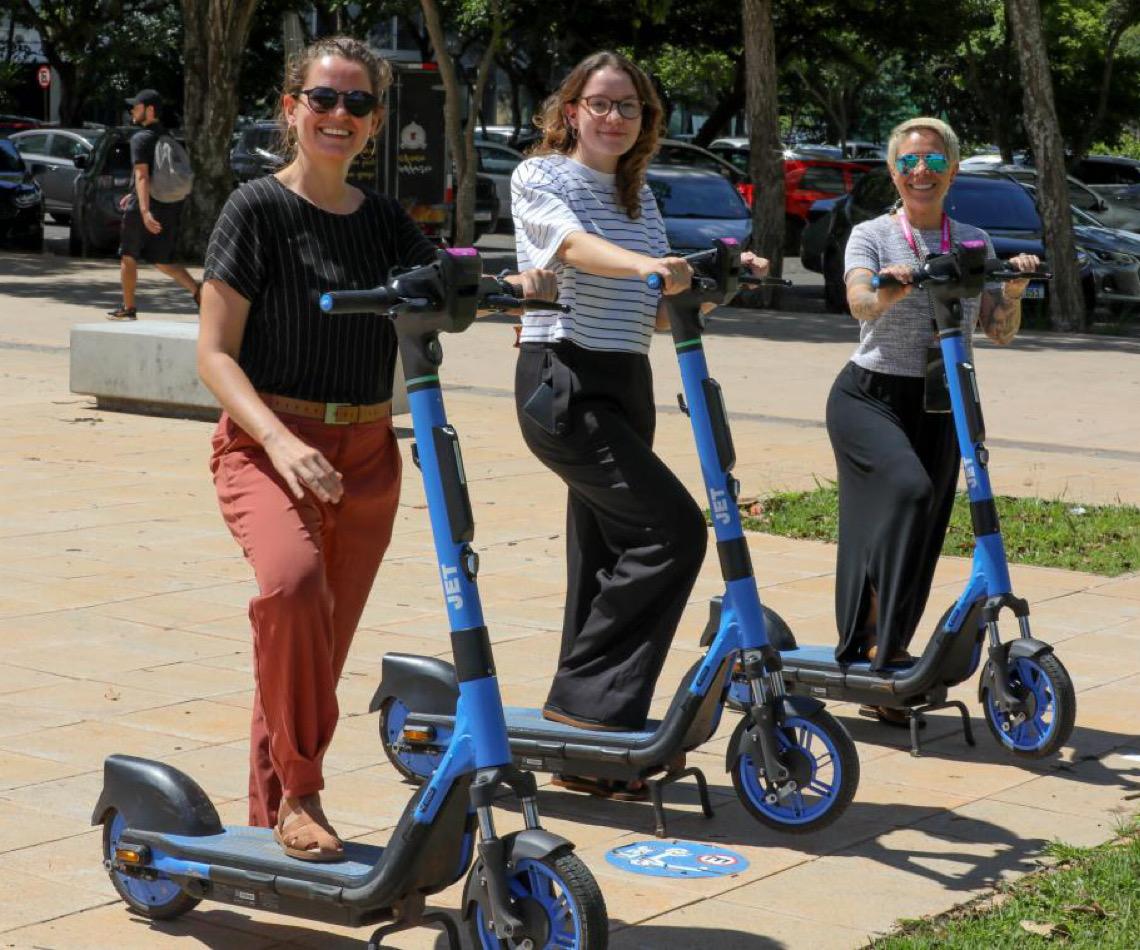 Empresas são credenciadas para atuar no serviço de patinetes compartilhados no Distrito Federal