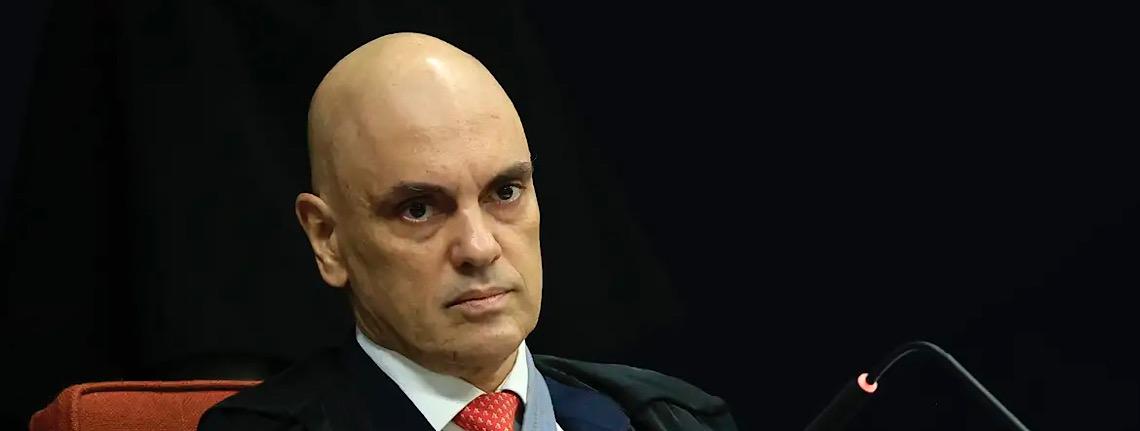 Alexandre de Moraes diz que Eduardo Bolsonaro interfere em processo na Corte 
