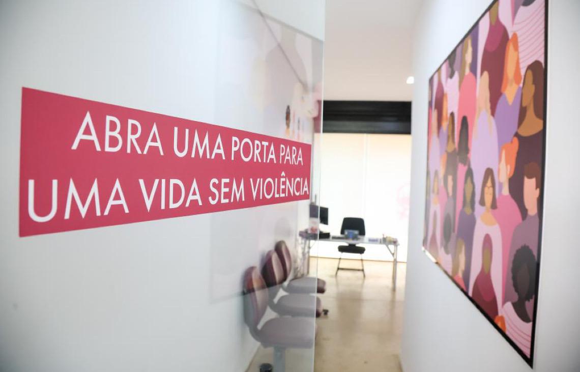 Parcerias entre PCDF e instituições aumentam atendimento a mulheres vítimas de violência no DF