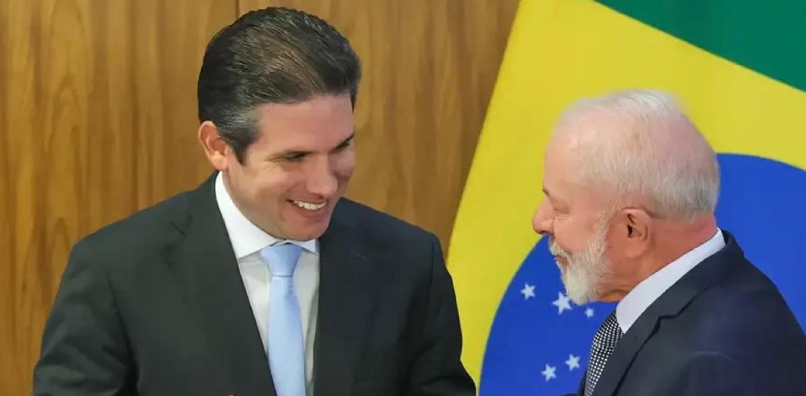 Por Matheus Leitão: A nova estratégia do governo Lula para fisgar Hugo Motta