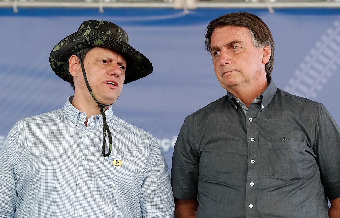 Tarcísio tenta reagir ao tarifaço, busca EUA, STF e Bolsonaro e vê pressão de aliados única por anistia