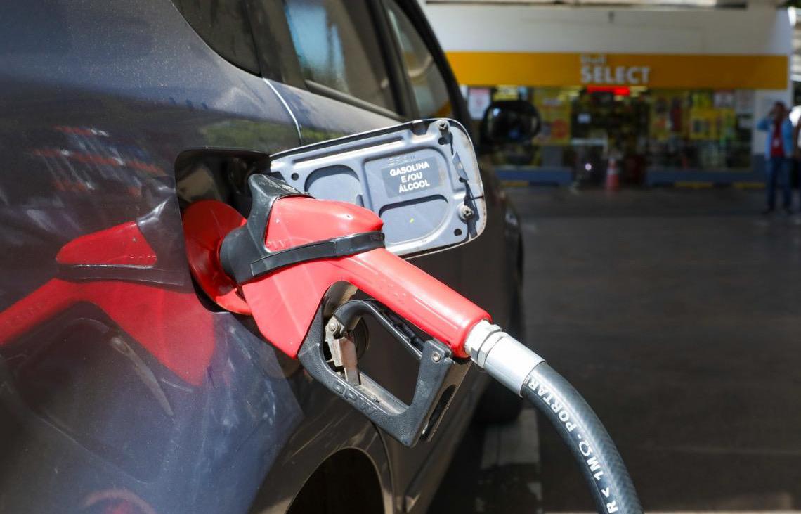 Preço da gasolina cai após fiscalização do Procon no Distrito Federal
