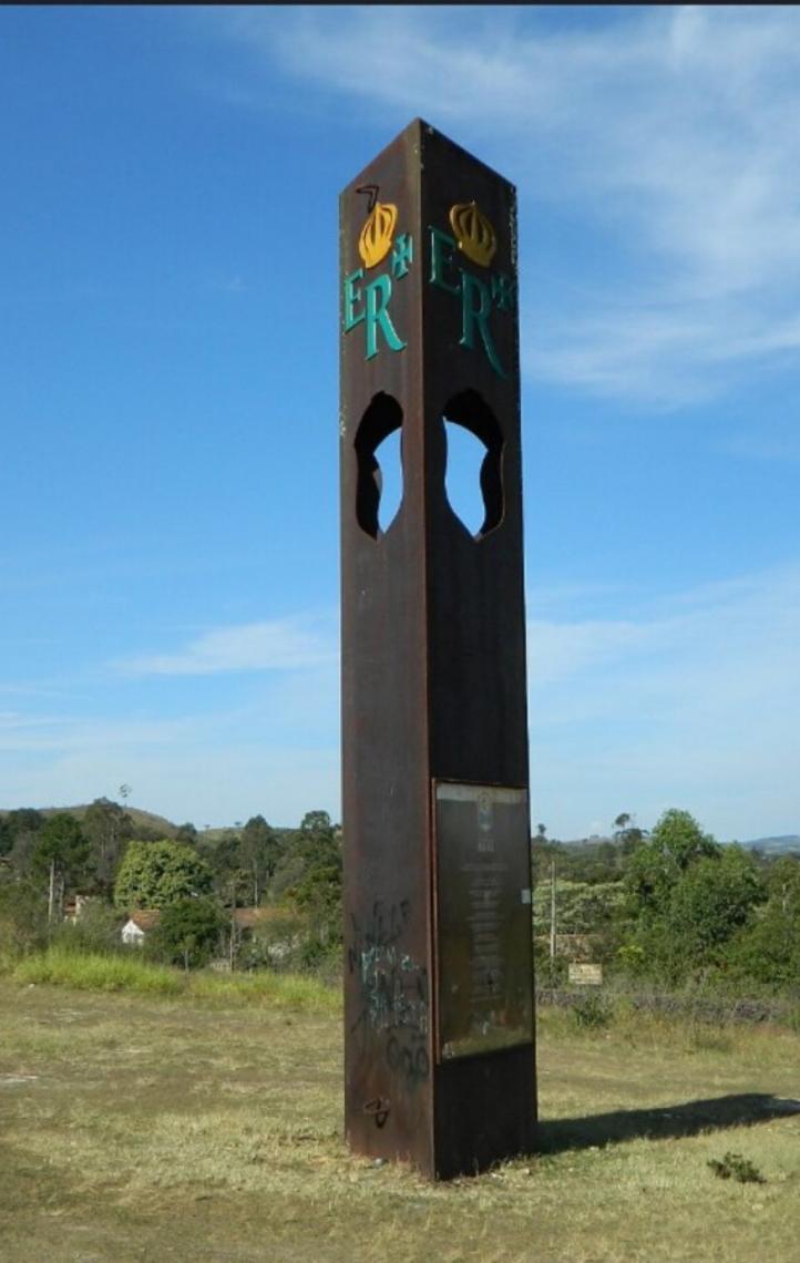 Sabia que existe uma cidade turística no Brasil que pode ser atravessada a pé em poucos minutos? Descubra qual é!