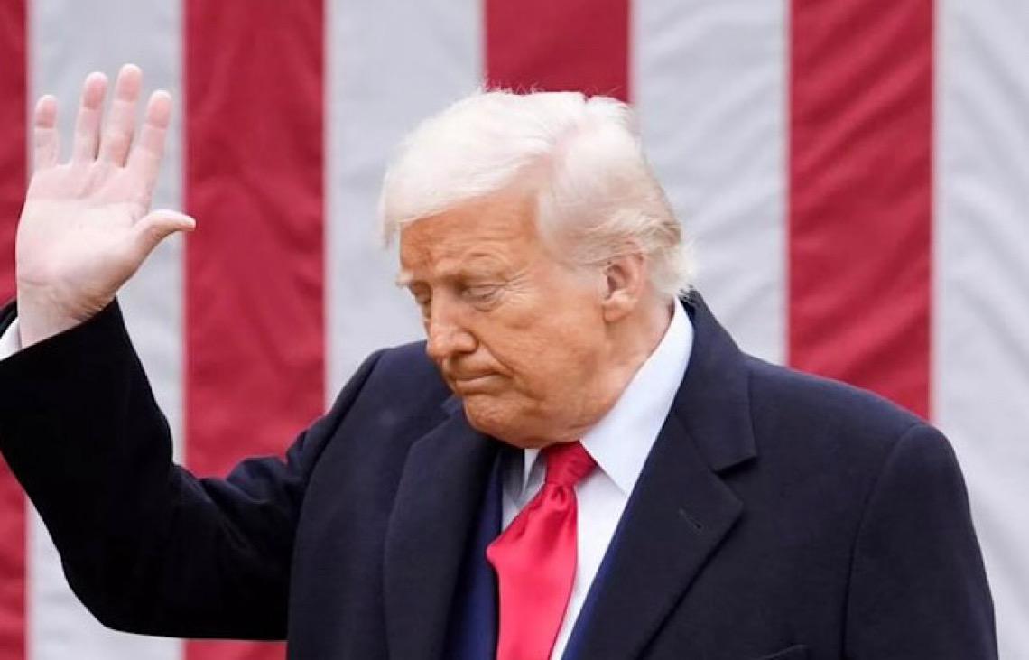 Donald Trump dá 'tiro no pé' com taxações e sai com fama de 'amarelão', afirmam especialistas