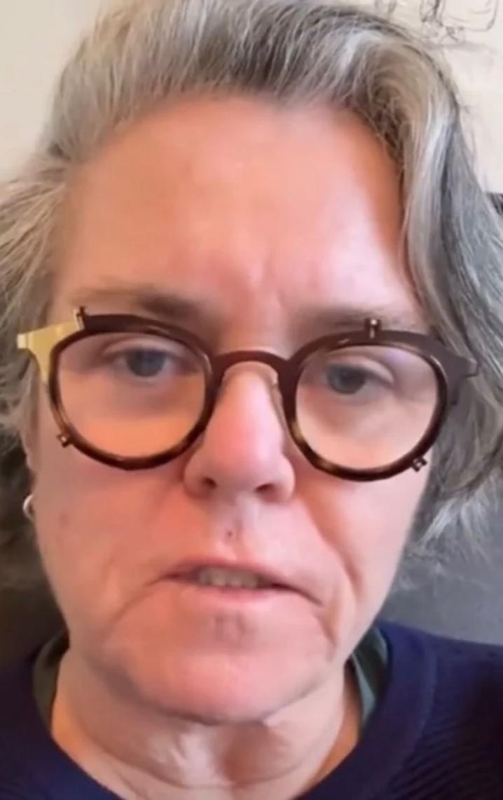'Velho desalmado', diz atriz Rosie O'Donnell após ser ameaçada por Trump de perder cidadania