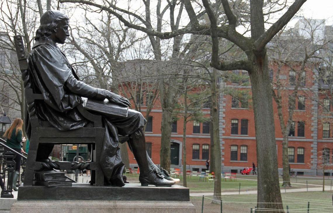 Cerco a universidades dos Estados Unidos traz receio a estudantes e pesquisadores brasileiros