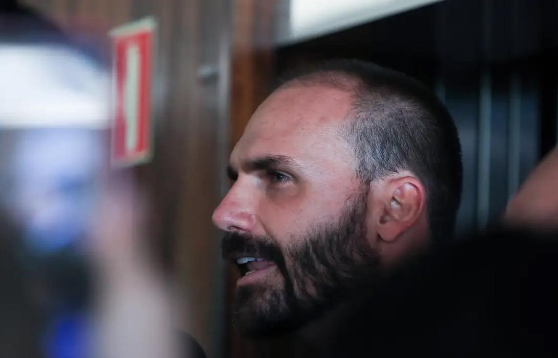 Eduardo Bolsonaro comemora punição a Moraes nos EUA e diz que há 'mais por vir'