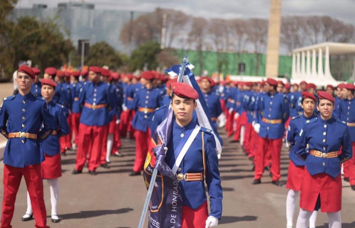 Colégio Militar Tiradentes se destaca entre os melhores do Brasil no Enem 2024