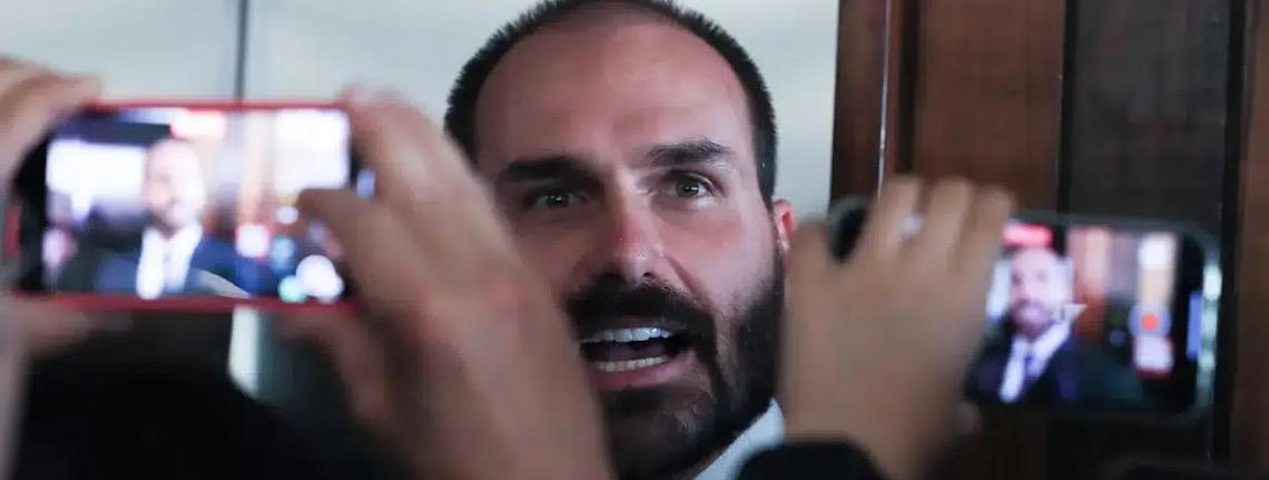Eduardo intensificou condutas ilícitas após tornozeleira em Bolsonaro, diz Moraes
