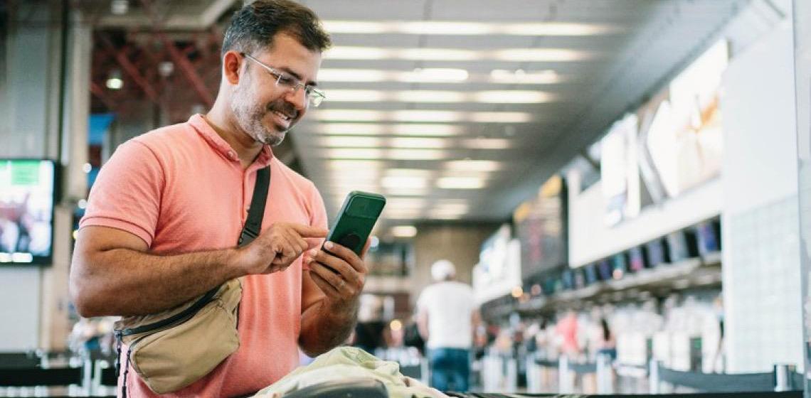 Brasileiros priorizam viagens e experiências a bens materiais, aponta pesquisa