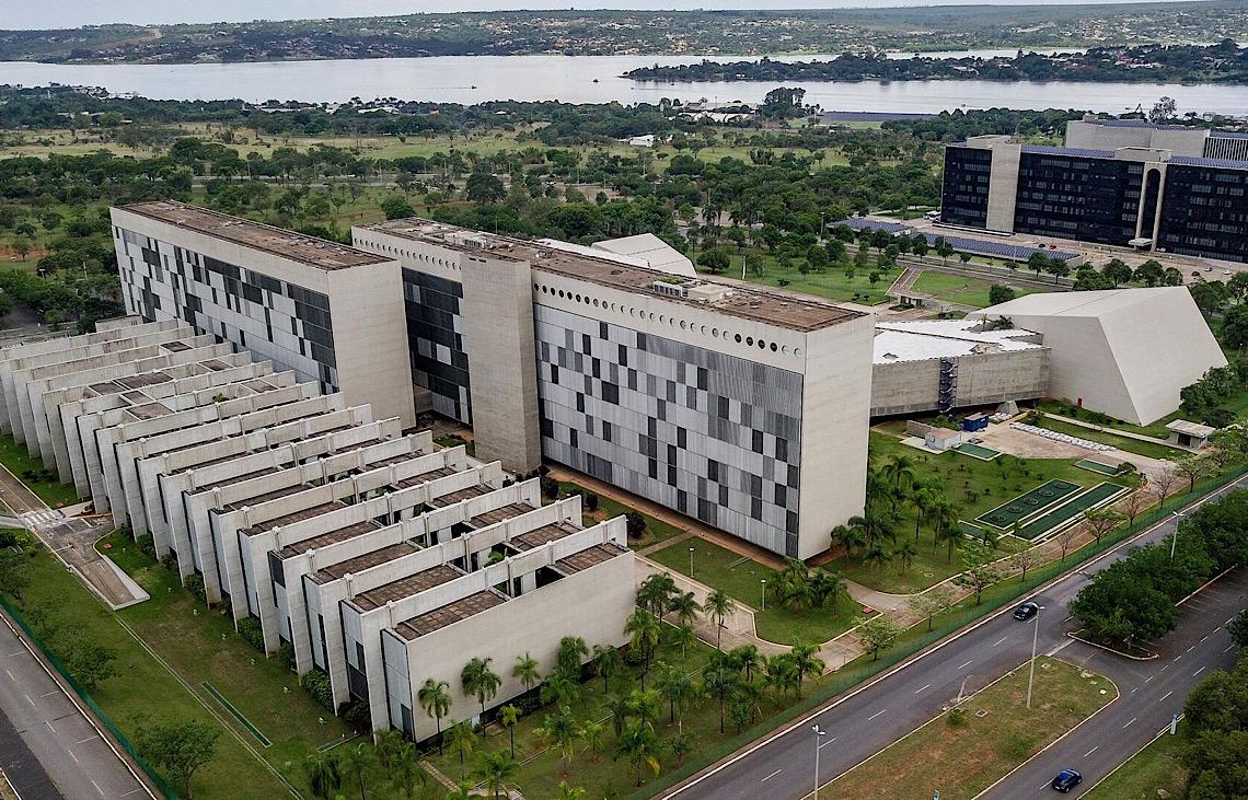 Interferências na Justiça do Brasil são 'injustificáveis', diz STJ