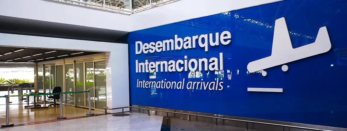 EUA podem passar a exigir taxa de até R$ 82 mil para vistos de turismo e negócios