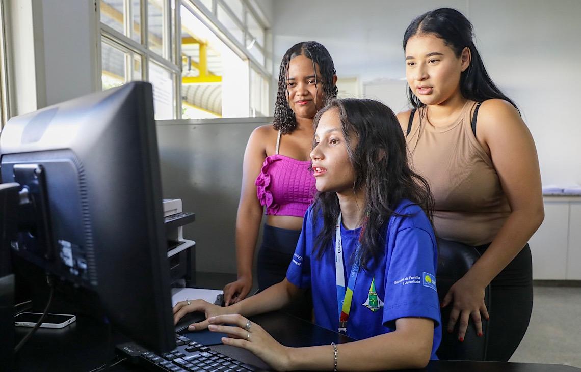 Mês da Juventude é celebrado com projetos e políticas públicas para os jovens do DF