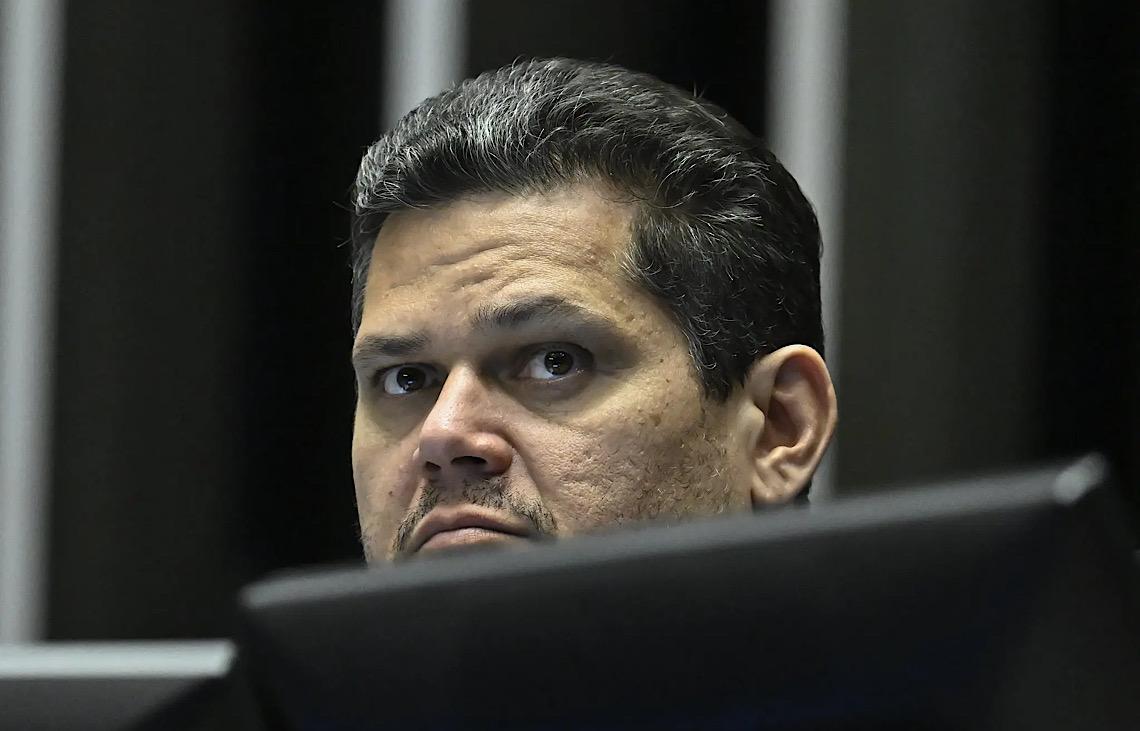 Alcolumbre impõe derrota a bolsonaristas ao negar impeachment de Moraes e encerrar motim no Senado