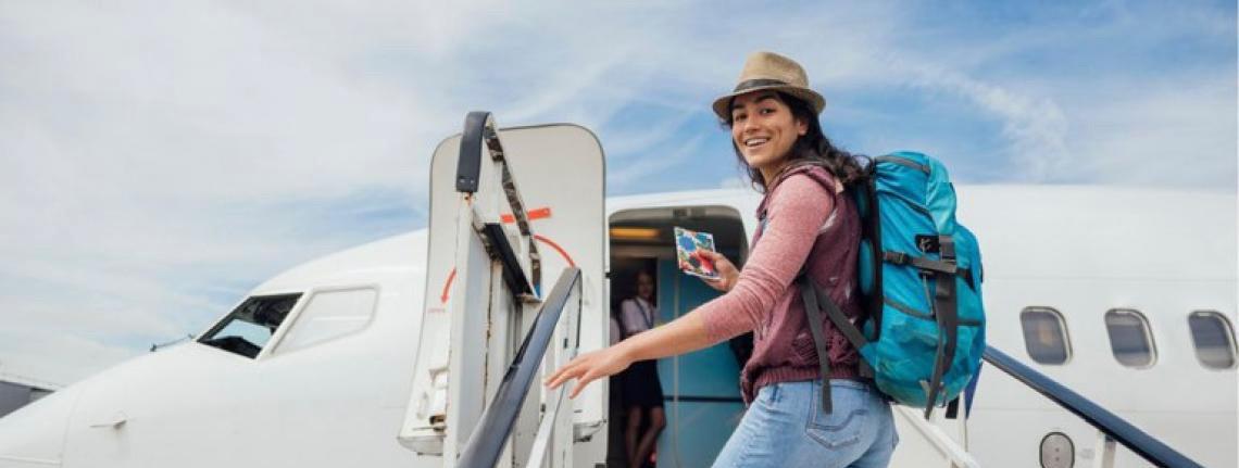 Ministério do Turismo quer ouvir mulheres que viajam sozinhas