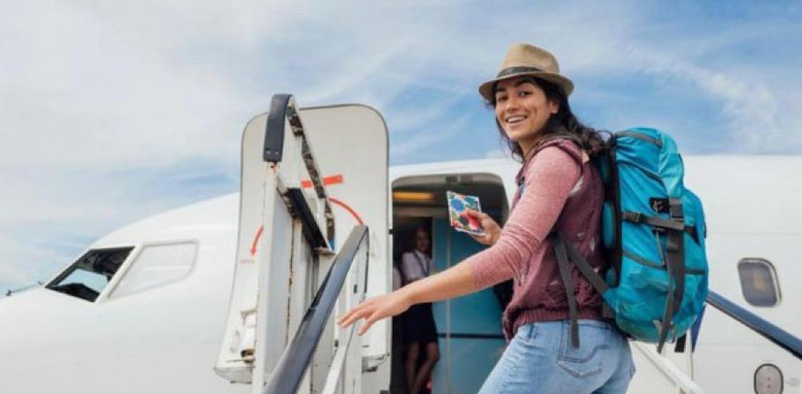 Ministério do Turismo quer ouvir mulheres que viajam sozinhas