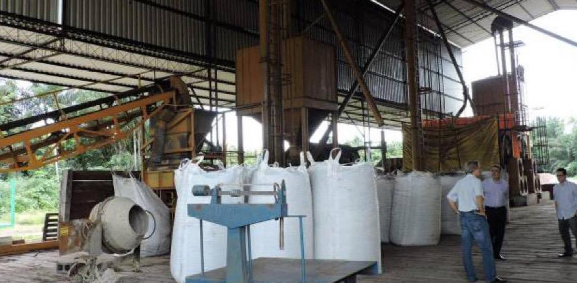Caroço do açaí vira fonte de energia para produção de cimento